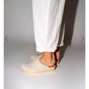 Brand new No.6 Contour Clog on Flat Base in Chalk Suede